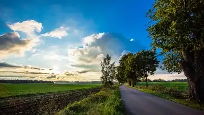 Zachód słońca nad jeziorem Ławki, wrzesień 2020 r.