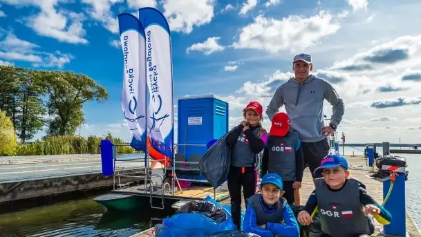 Sprzątanie Świata (Mazur) przez Rotarack Giżycko i Giżycką Grupę Regatową - zdjęcie 1