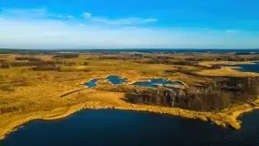 Jesienne jezioro Tuchlin z lotu mewy - zdjęcie 3