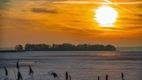 Zachód słońca nad jeziorem Niegocin, luty 2021 - zdjęcie 47