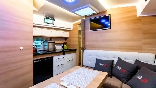 Zdjęcia: Made in Mazury - poznaj jacht motorowy Stillo 30 - zdjęcie 4