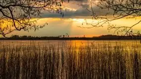 Kwietniowy deszczowy zachód słońca nad jeziorem Kruklin - zdjęcie 20