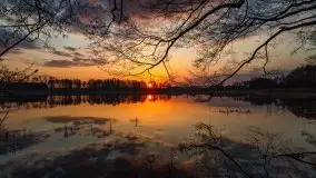 Wiosenny wschód słońca nad jeziorem Stręgiel - zdjęcie 9