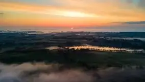 Wschód słońca z drona nad jeziorem Wojnowo - zdjęcie 11