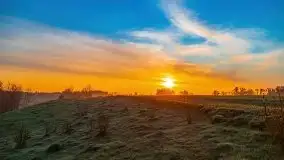 Majowy wschód słońca nad jeziorem Wojnowo - zdjęcie 23