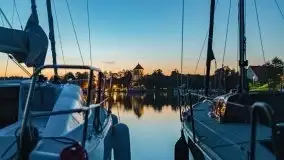 Wschód słońca nad jeziorem Bocznym, port Tło Dla Mew - zdjęcie 1