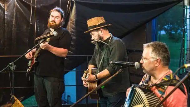 Zespół Formacja na deskach portu w Sztynorcie, czerwiec 2021 r. - zdjęcie 3