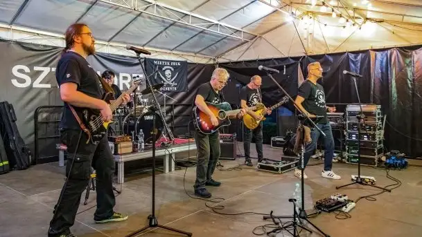 Mietek Folk zagrał w czerwcowy wieczór w porcie Sztynort - zdjęcie 1