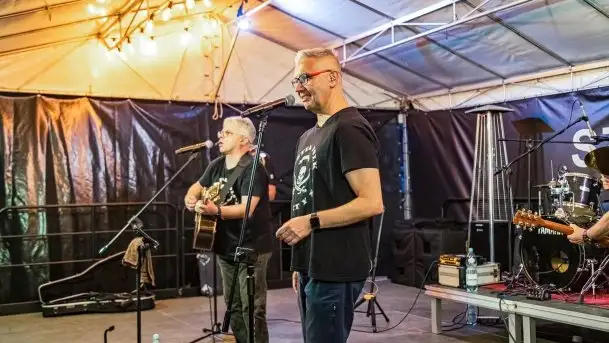 Mietek Folk zagrał w czerwcowy wieczór w porcie Sztynort - zdjęcie 3