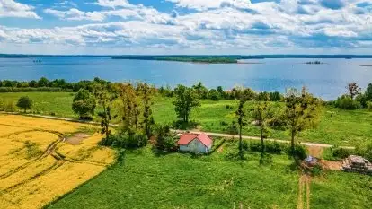 Domek wśród pól Mazury - zdjęcie 1