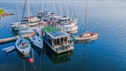 Dom na wodzie nad jeziorem Mamry - zdjęcie 1