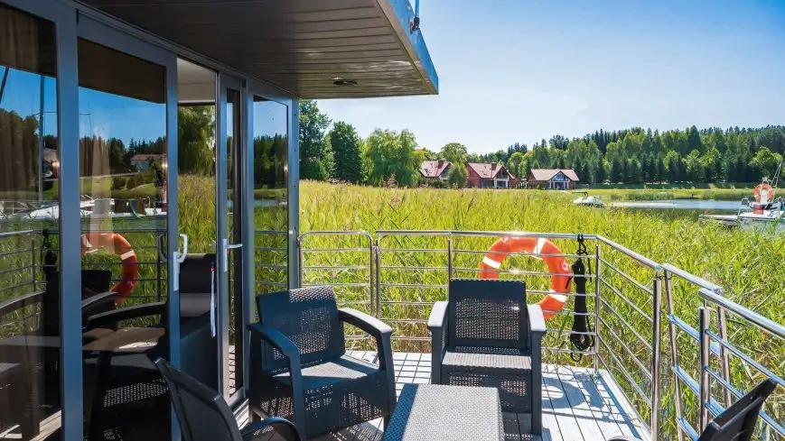 Dom na wodzie w Ognistym Ptaku