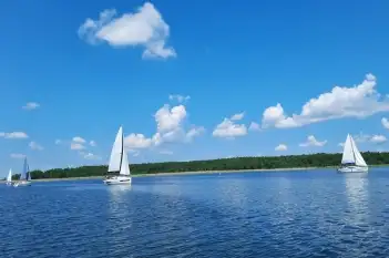 Rejsy jachtem żaglowym w Mikołajkach - zdjęcie 10