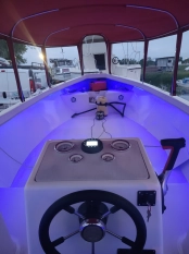 Łódź motorowa  - zdjęcie 5