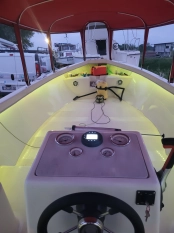 Łódź motorowa  - zdjęcie 4