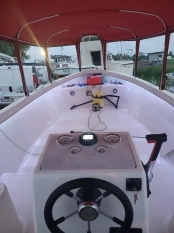 Łódź motorowa  - zdjęcie 2