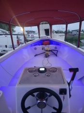 Łódź motorowa  - zdjęcie 1