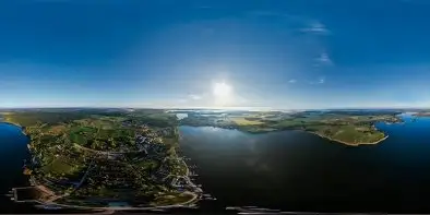 Wschód słońca nad Rynem i jeziorem Ryńskim