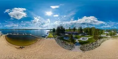 Plaża Bocianie Gniazdo i jezioro Ryńskie