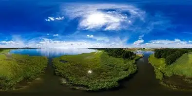 Wejście do portu Mamry Mix z jeziora