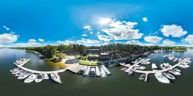 Port Tajty, widok na keje i nadbrzeże