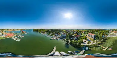 Mikołajki, jezioro Mikołajskie i okoliczne porty